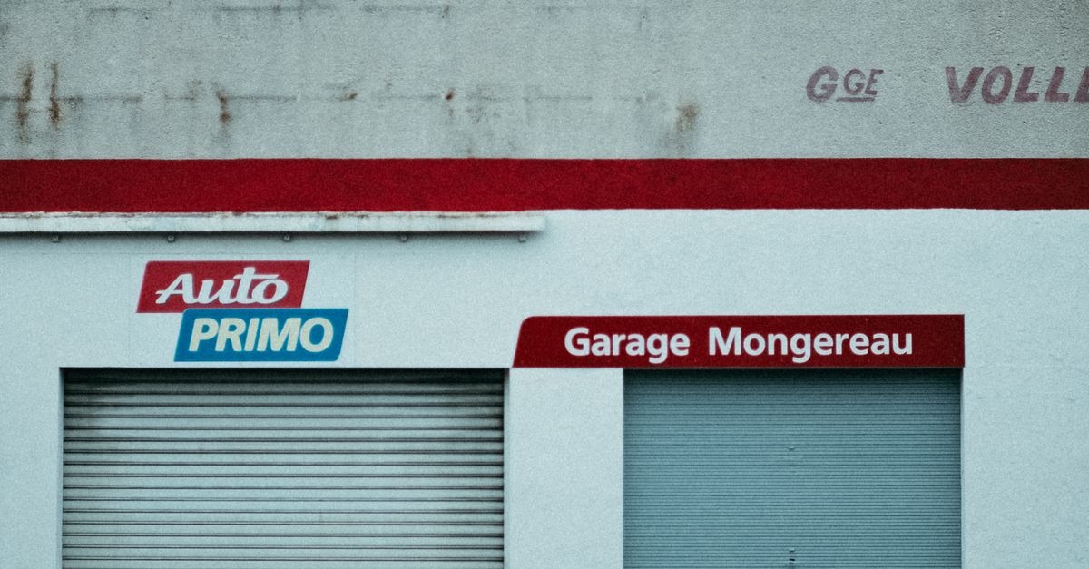 Maintenance Tips for Keeping Your Tilt-Up Roller Doors in Top Shape